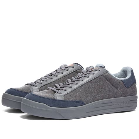 adidas rod laver grey.